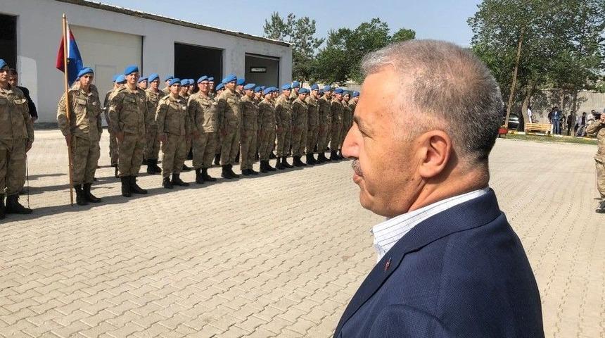 Bakan Ahmet Arslan&rsquo;dan Asker Ailesine Bayram S&uuml;rprizi
