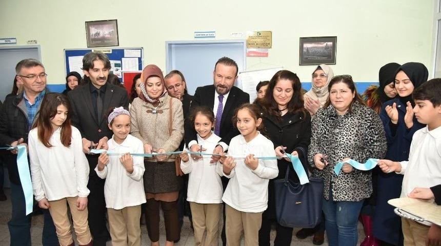 İzmit Belediyesi&rsquo;nden 2 Okula &Ouml;ğretmenler Odası