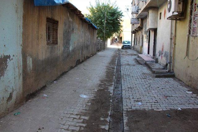 Silopi’de Parke Taşı Döşeme İşleri Devam Ediyor