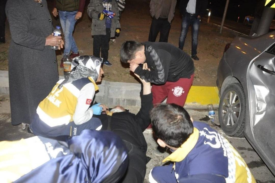 9 Yaşındaki &Ccedil;ocuk Yaralanan Annesinin Elini Bir An Olsun Bırakmadı