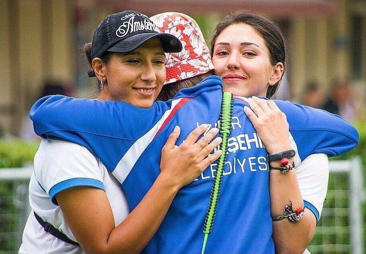 Zirvede İzmir Vardı G2