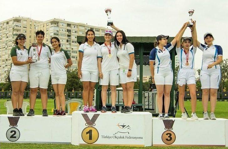 Zirvede İzmir Vardı G3