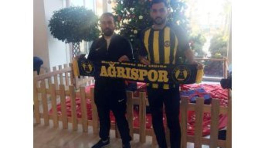 Yeşilyurt Belediyespor Golc&uuml;s&uuml; Royal Nejafov&rsquo;u Ağrı 1970 Spor&rsquo;a Sattı