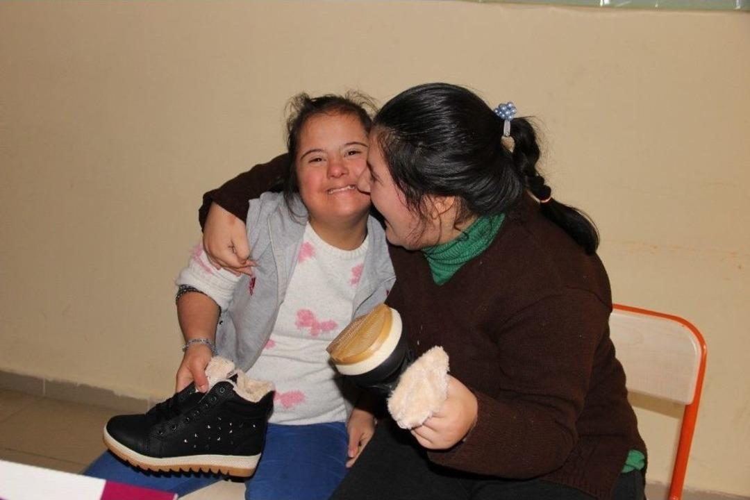 &Ouml;zel &Ccedil;ocukları Sevindiren Hediye