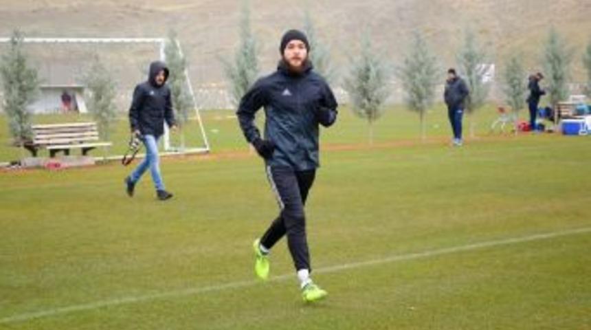 E.yeni Malatyaspor, Nacer Barazite&rsquo;ye Kendisine Kul&uuml;p Bulmasını S&ouml;yledi