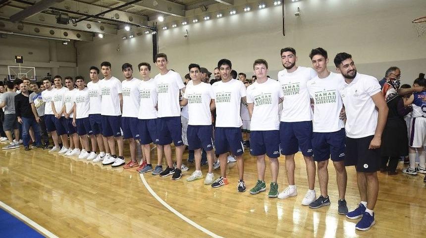 Şampiyonlar Kupalarına Kavuştu