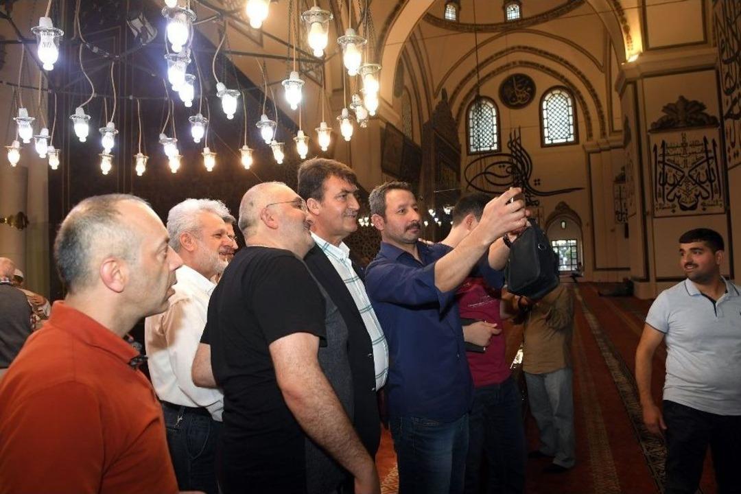 Başkan D&uuml;ndar, Vatandaşlarla Bayramlaştı