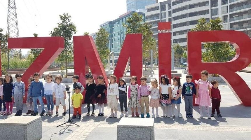 Minik &Ouml;ğrenciler Atat&uuml;rk&rsquo;&uuml;n Portresini &Ccedil;izdi