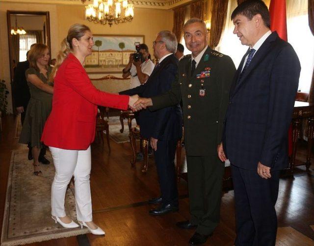 Antalya Protokol&uuml; Bayramlaştı 1