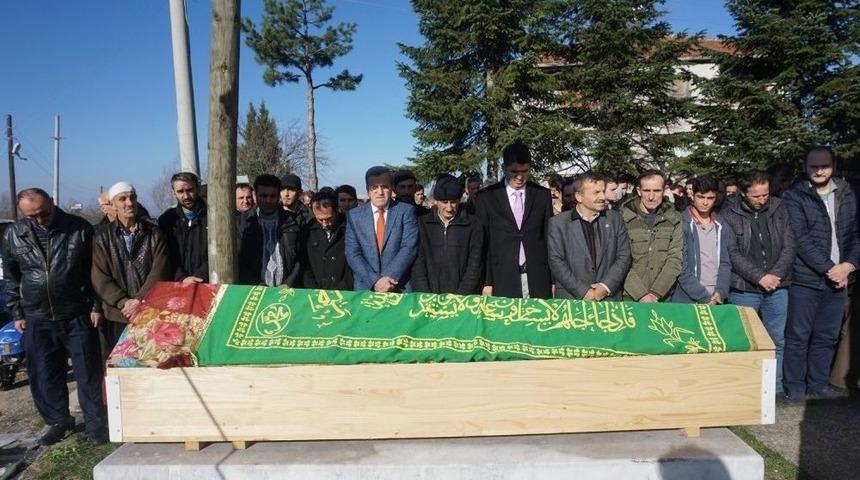 Kardeşi Tarafından &Ouml;ld&uuml;r&uuml;len Kadın Son Yolcuğuna Uğurlandı