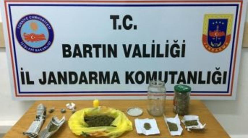 Jandarmadan Uyuşturucu Operasyonu: 4 G&ouml;zaltı