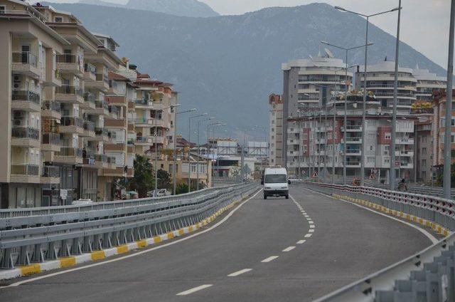 Alanya Çevre Yolu Trafiğe Açıldı