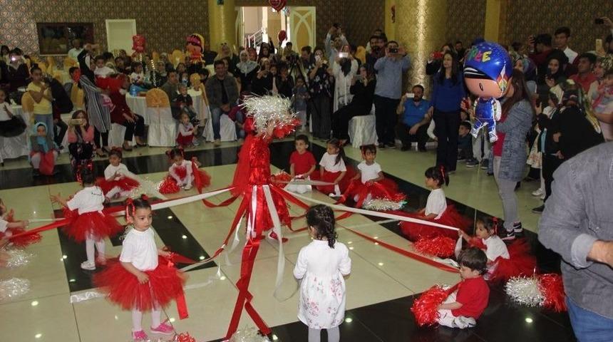 İşitme Engelli &Ccedil;ocuklardan 23 Nisan Etkinliği B&uuml;y&uuml;ledi