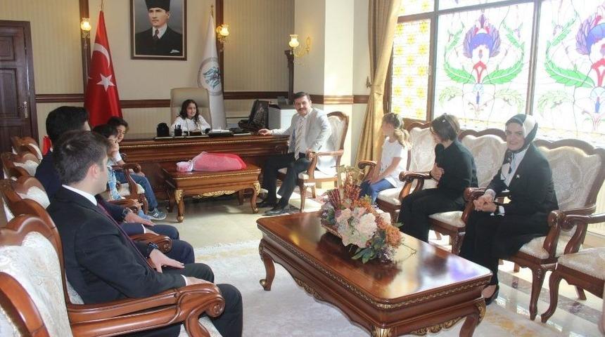 K&uuml;&ccedil;&uuml;k Vali Belediye Başkanından Park Ve Geri D&ouml;n&uuml;ş&uuml;m &Ccedil;alışması S&ouml;z&uuml; Aldı