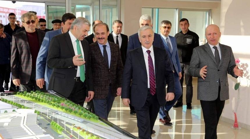 Vali Kam&ccedil;ı Mobilya Kent&rsquo;te İncelemelerde Bulundu