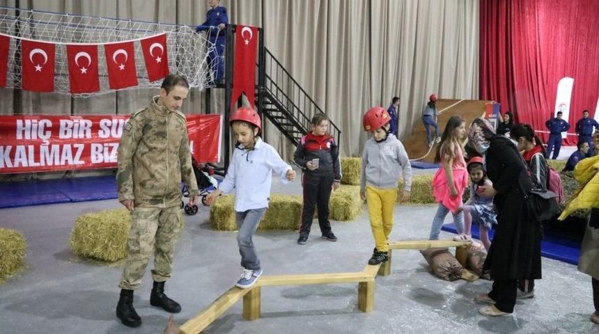 23 Nisan &Ccedil;ocukları Komando Oldu