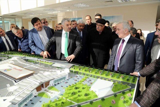 Vali Kam&ccedil;ı Mobilya Kent&rsquo;te İncelemelerde Bulundu 1