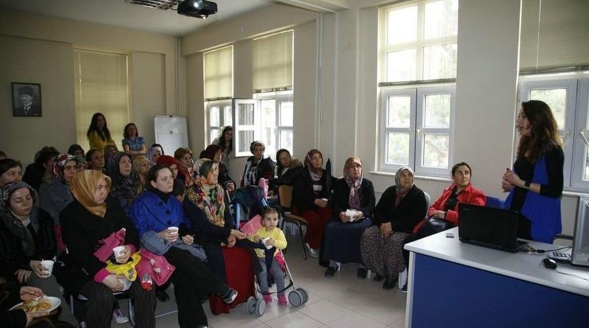 Kadınları Ve &Ccedil;ocukları İle Mutlu Odunpazarı