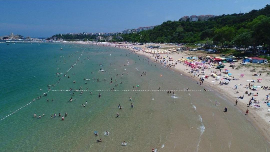 (&ouml;zel Haber) Şile Plajı&rsquo;ndaki Bayram Yoğunluğu Havadan G&ouml;r&uuml;nt&uuml;lendi