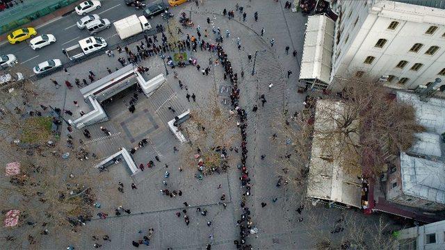 61 Milyon Liralık Kuyruk Havadan Görüntülendi