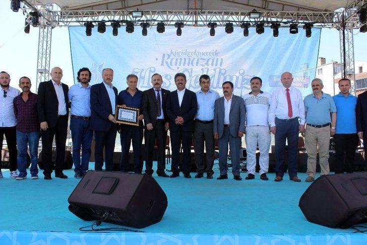 Başkan Karadeniz İlçedeki Vatandaşlarla Bayramlaştı G3