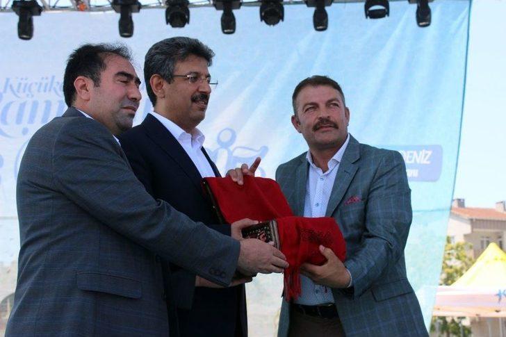 Başkan Karadeniz İlçedeki Vatandaşlarla Bayramlaştı G5