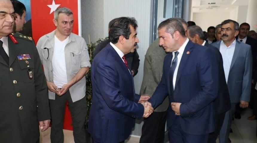 Diyarbakır Protokol&uuml; Vatandaşlarla Bayramlaştı