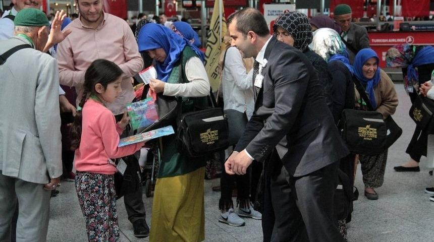 Atat&uuml;rk Havalimanı&rsquo;nda &Ccedil;ocuklara 23 Nisan S&uuml;rprizi