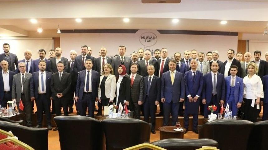 &ldquo;t&uuml;rkiye&rsquo;nin Sağlıktaki G&uuml;c&uuml; Ve Potansiyeli&rdquo; İzmir&rsquo;de Konuşuldu