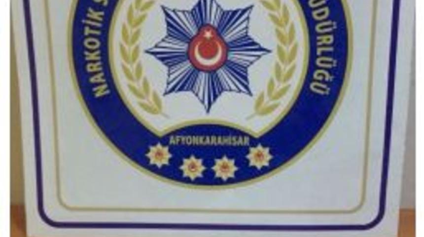 Polis Durdurduğu Ara&ccedil;ta Uyuşturucu Ele Ge&ccedil;irdi