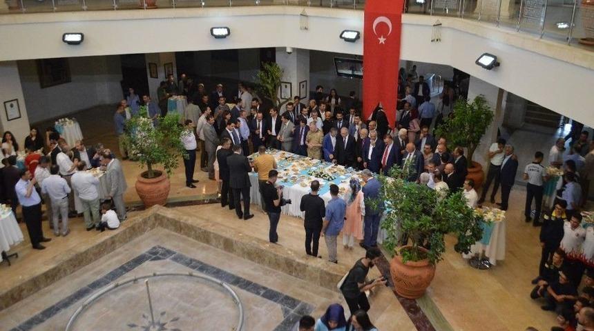 Mardin&rsquo;de M&uuml;sl&uuml;man, S&uuml;ryani Ve Ezidiler Bayramlaştı