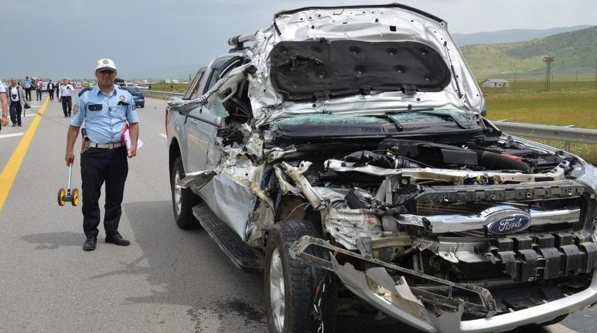 İyi Parti Mitinginden D&ouml;nen Konvoyda Kaza: 1 Yaralı