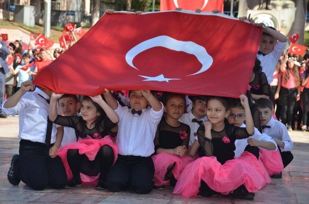 23 Nisan Coşkuyla Kutlandı