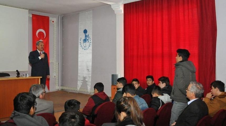 Başkan Akkaya Mezun Olduğu Lisedeki &Ouml;ğrencilerle Buluştu