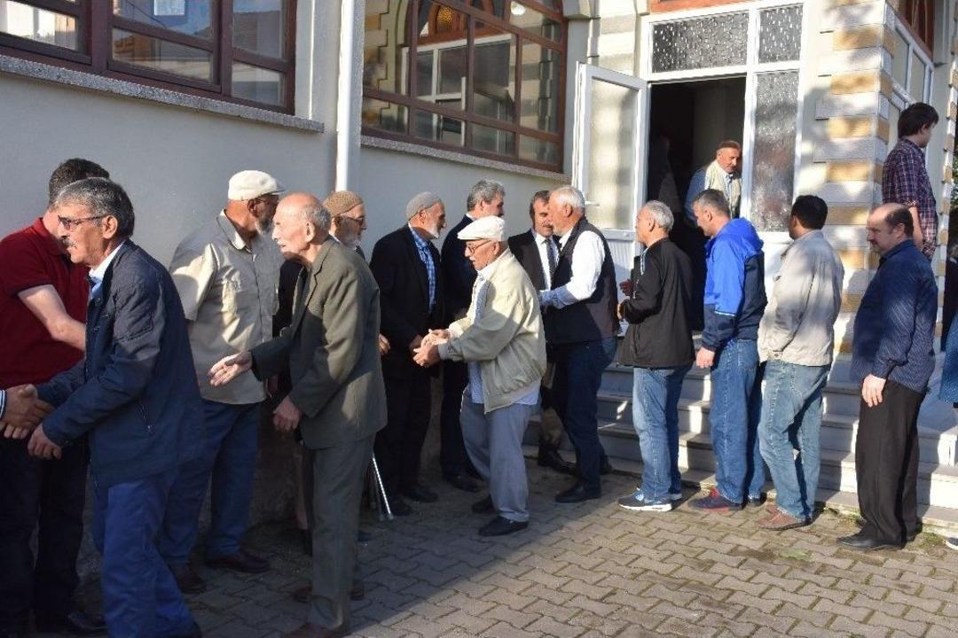 111 Yıllık Gelenekte 9 Bin Kişi Bayramlaştı