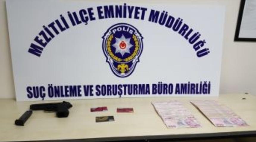 "polisim" Diyerek 18 Bin 600 Lira Dolandırdı