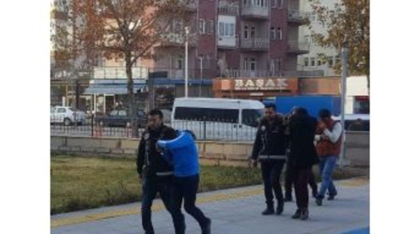 Uyuşturucu Tacirleri Polisten Ka&ccedil;amadı