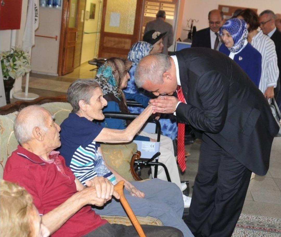 Manisa Protokol&uuml; Bayramlaştı