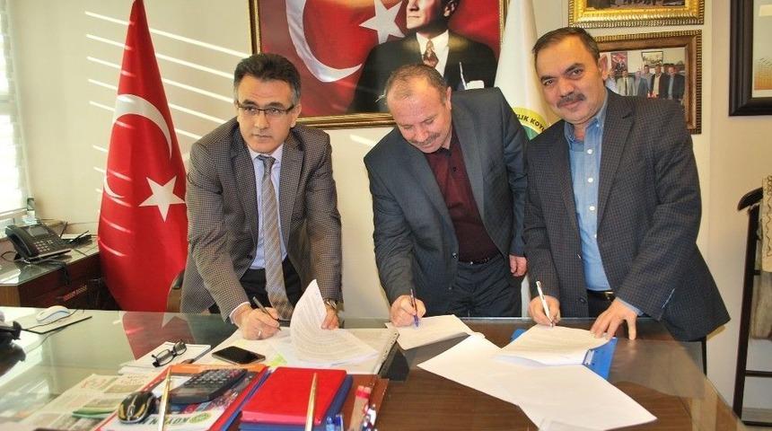 Damızlık Ko&ccedil;-teke Ağıl Projesi Manisa&rsquo;da Hayata Ge&ccedil;iyor