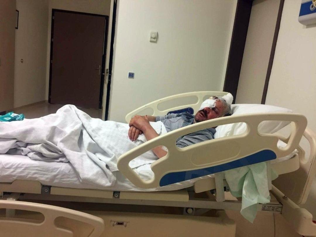 Başlarında Kaskla Gelip İş Yeri Sahibini &Ouml;ld&uuml;resiye D&ouml;vd&uuml;ler