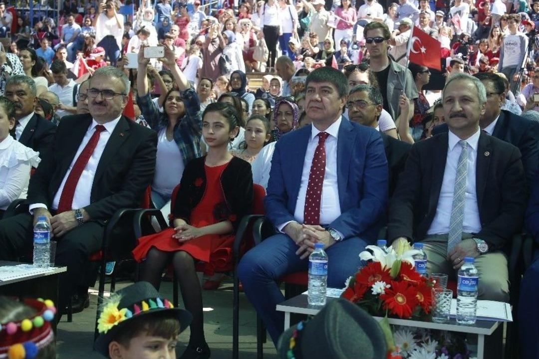 Antalya&rsquo;da 23 Nisan Etkinlikleri Meydanlara Sığmadı