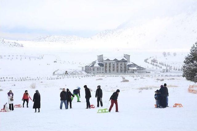 Davraz’da Turizm Sezonu Açıldı