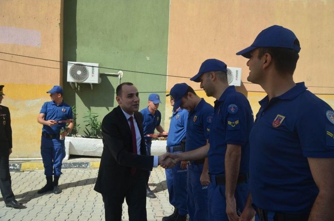 Selendi Protokol&uuml; Asker Ve Polisleri Unutmadı