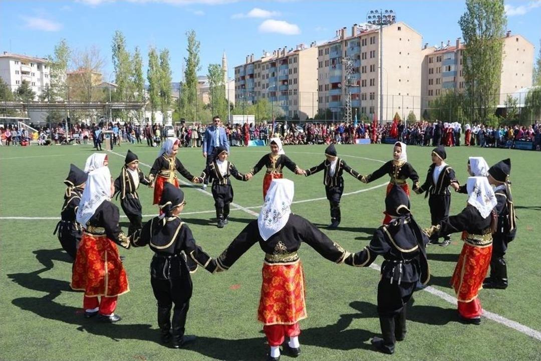 Oltu&rsquo;da 23 Nisan Coşkusu