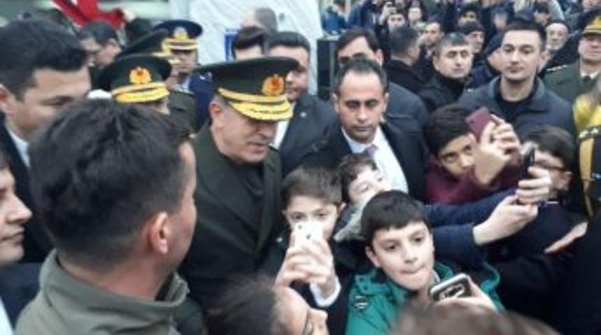 Orgeneral Akar’dan Şehit Ailesine Taziye Ziyareti
