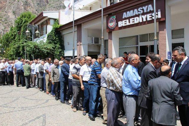 Amasya’da Yöneticilerle Vatandaşlar Bayramlaştı