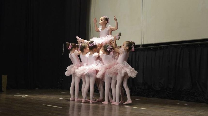 &Ccedil;ocuklardan Muhteşem 23 Nisan G&ouml;sterisi