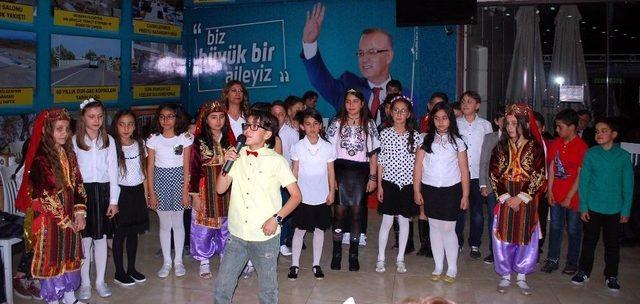 İlkokul &Ouml;ğrencilerinden Şiir Y&uuml;kl&uuml; Gece 1