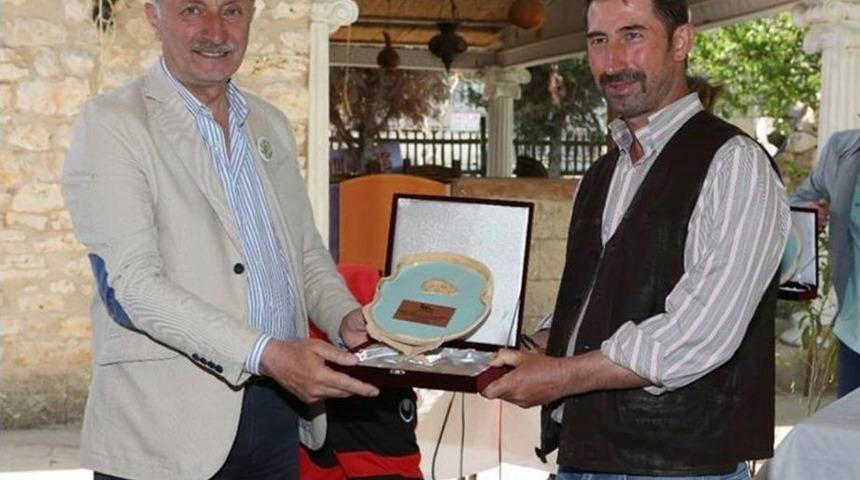 M&uuml;badil Yemekleri Kitapta Toplandı