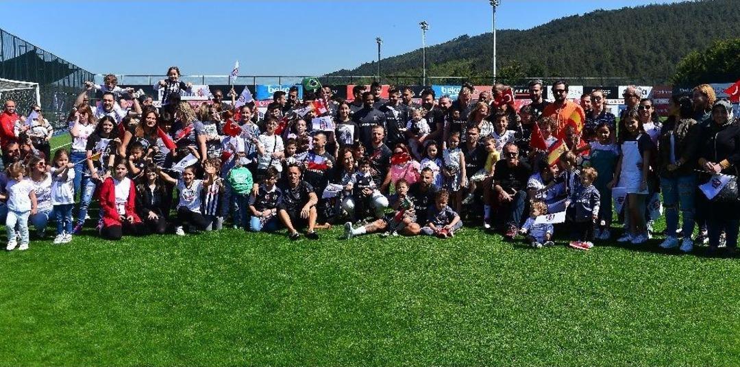 Beşiktaş&rsquo;tan Coşkulu 23 Nisan Kutlaması